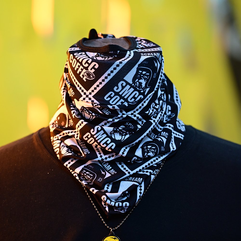 SMCC AMERICAN HEADSCARF HELMET RIDES A MASKED MAN WITH A TAN AROUND HER TURBAN IN THE AUTUMN AND WINTER