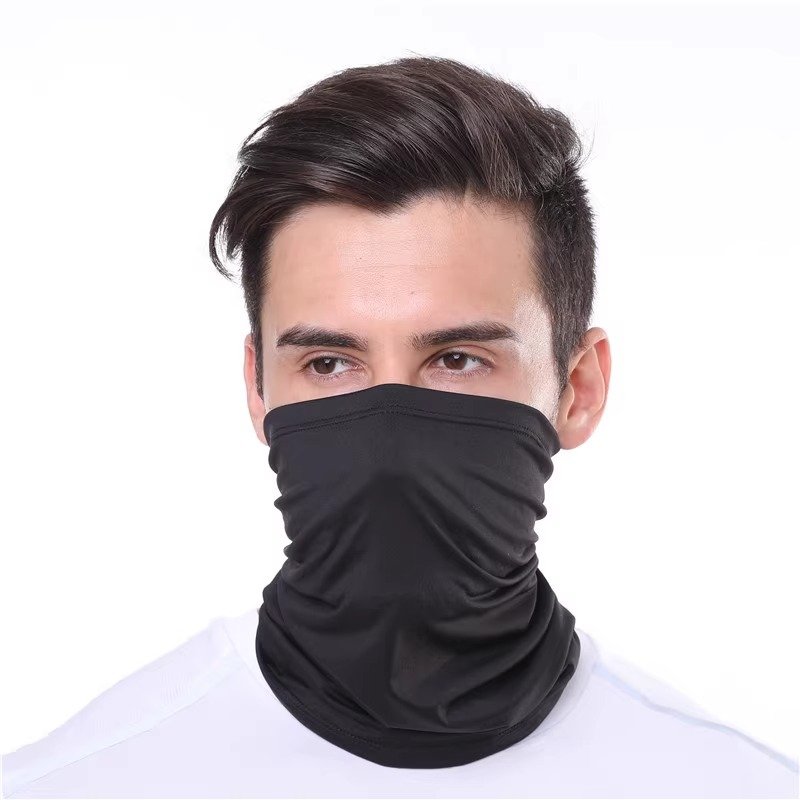 In summer, riding a dry turban to protect the sun from ice-scrawl, hawking the hawk and fishing with a multifunctional gas mask