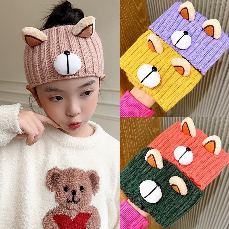 New 2024 for a girl with a emptiness hat on her knitting head in the autumn and winter