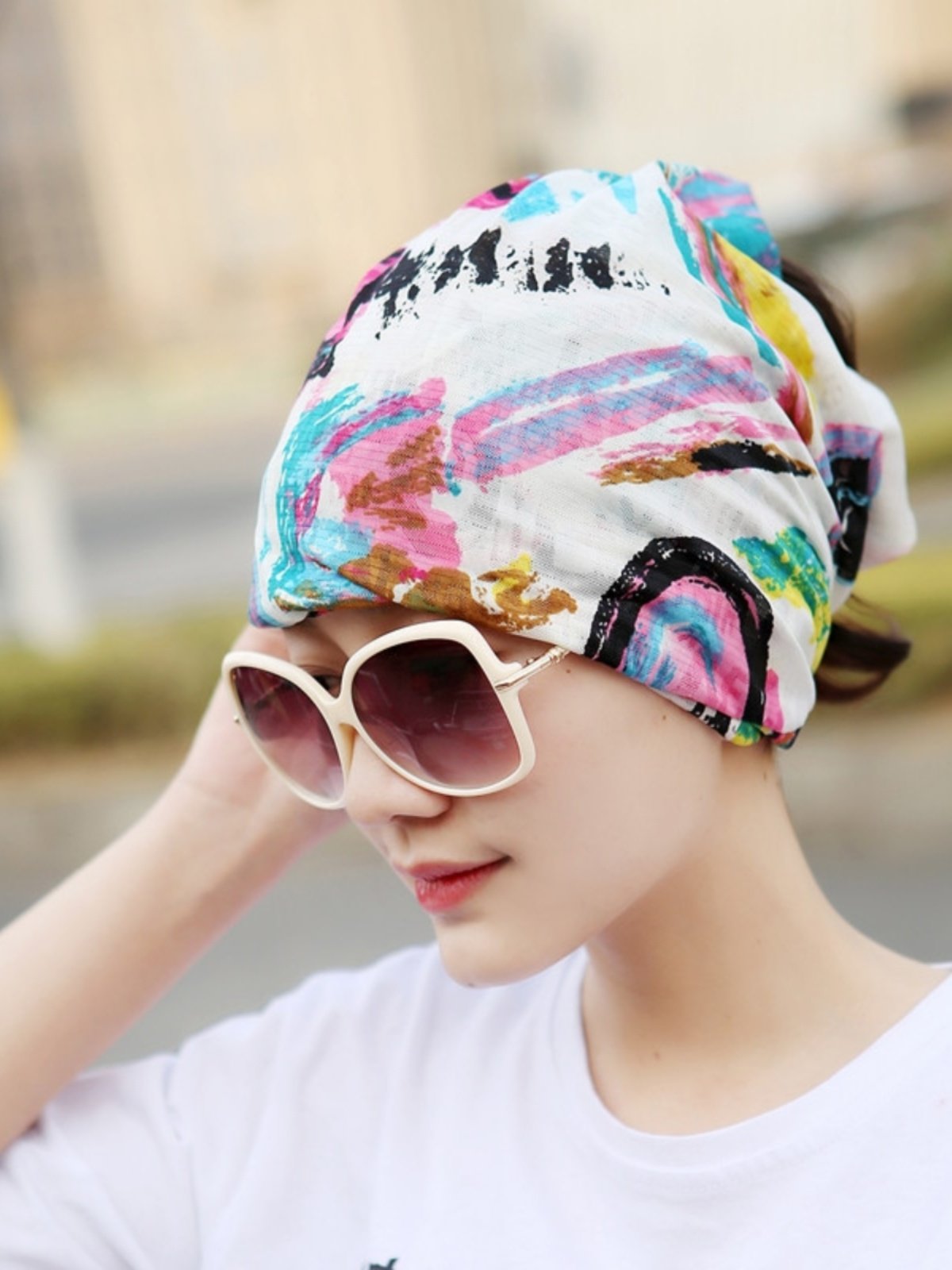 A hat scarf with a sunscreen turban magic turban mask riding an ice-swissed turban veil