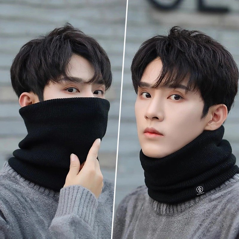 A man with a small neck and a velvet in winter and a thick tweezer