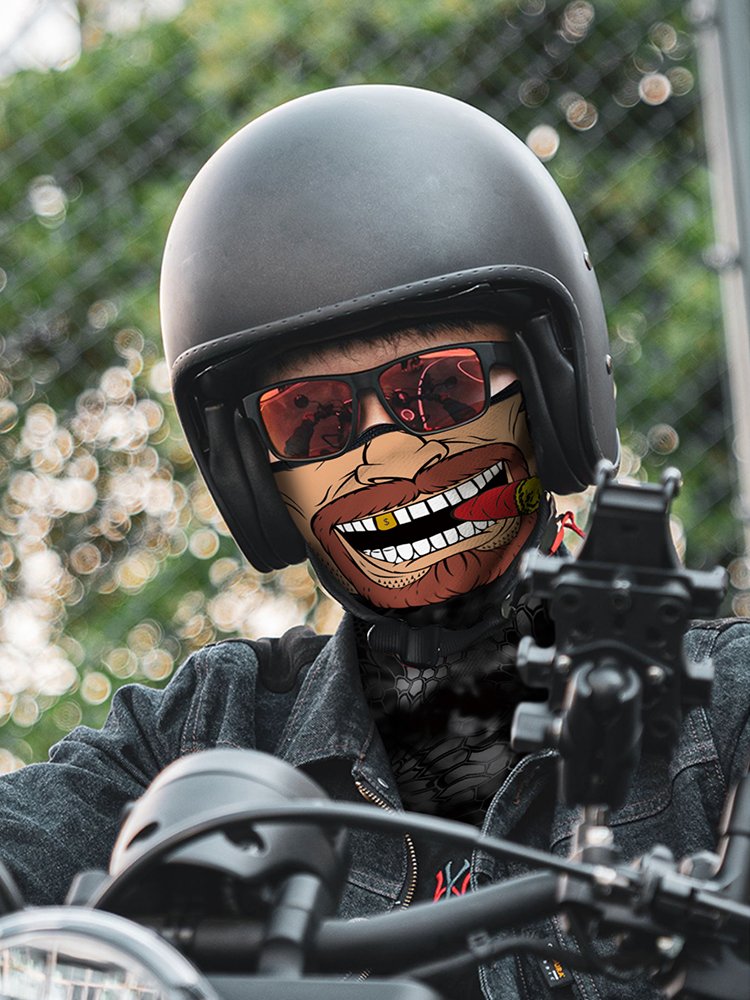 Harley's back-drive motorcycle, tan-head helmet, man and woman, snow-sliding on the cheeks