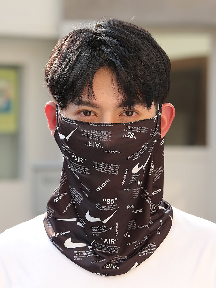The sunscreen covers men and women wearing a headscarf for the summer ice-covered outdoor exercise, with new necks