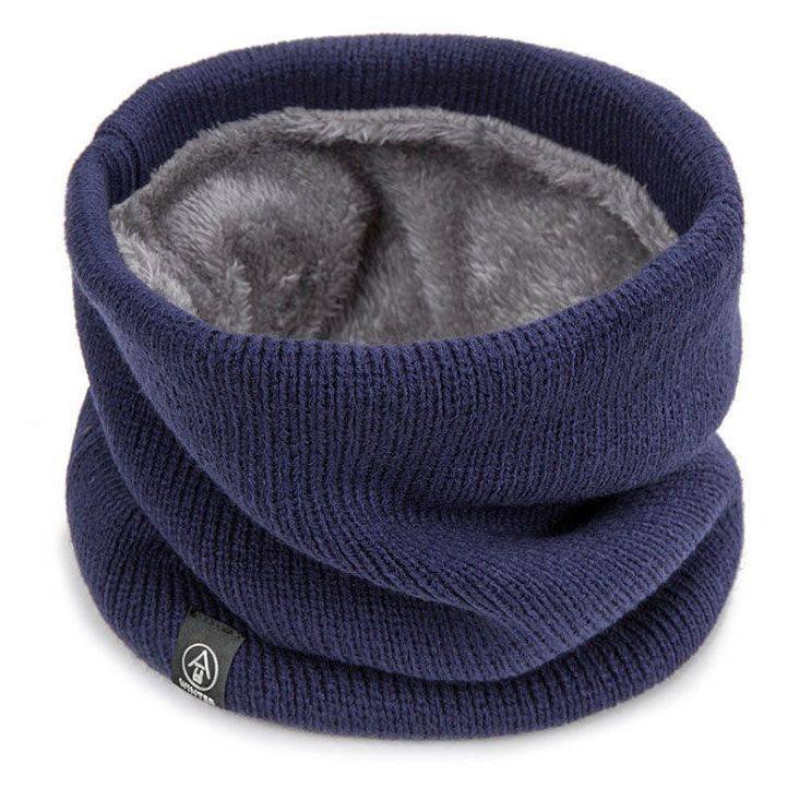 In the winter, both men and women will ride their hoods outside the house, knitting their necks