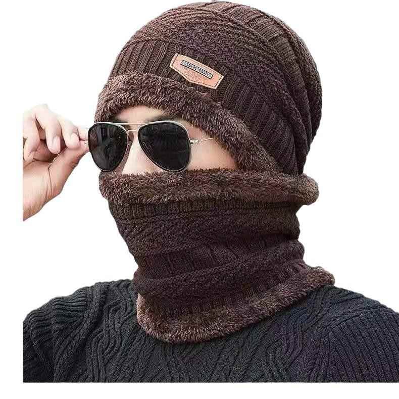 The turban man's hat in the autumn and winter twirls and twirls and velves and wind and wind