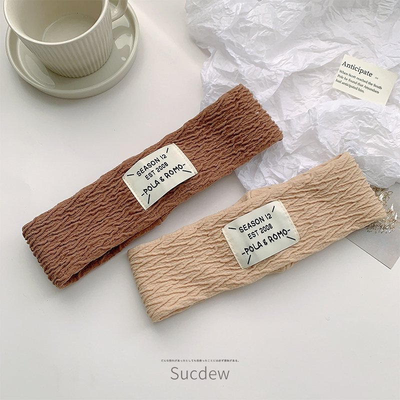In the autumn and winter, the high-powered sports belts were tied to the hair belts and the turbans were suffocated