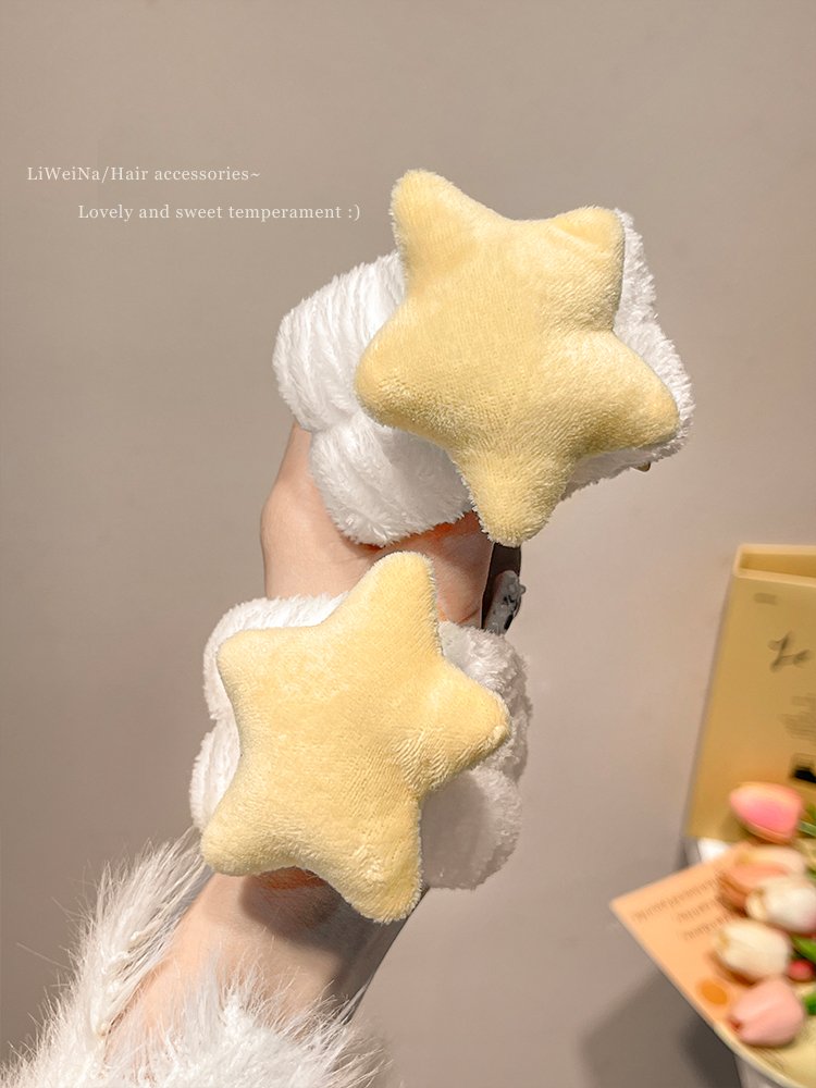 Fluffy stars wash their wrists with their children's wet and waterproof sleeves and adult wet-proof cuffs