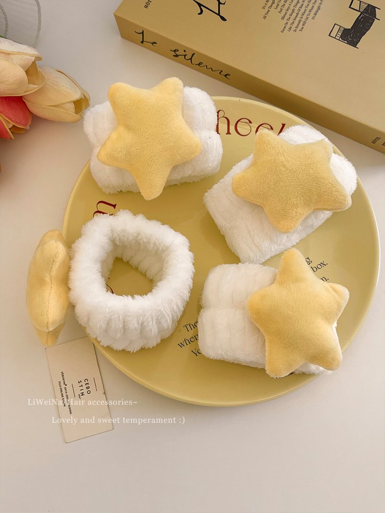 Fluffy stars wash their wrists with their children's wet and waterproof sleeves and adult wet-proof cuffs