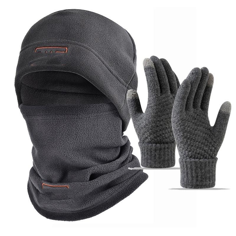 In autumn and winter, a man and a woman riding a velvet cap with a thick cold-proof cyclist heated cap
