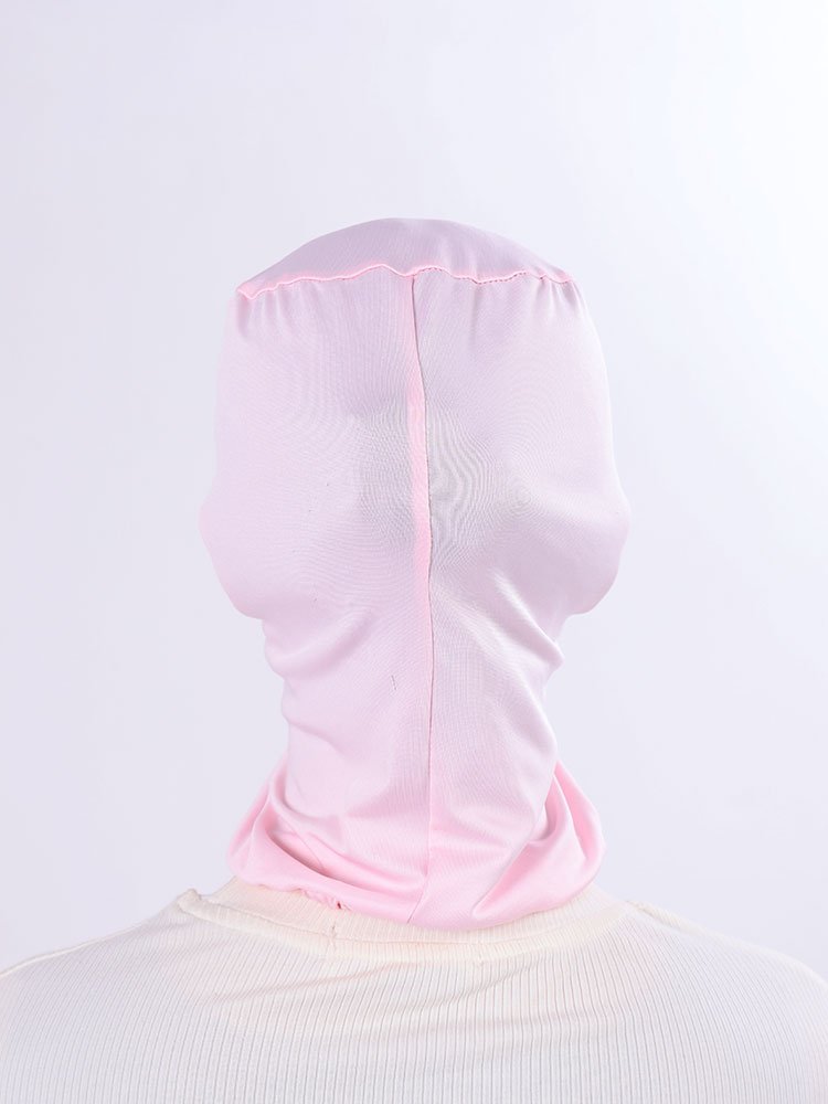 Dust-proof work caps and hair-protected hoods in high-bullet capacity-cap-meal catering workshop