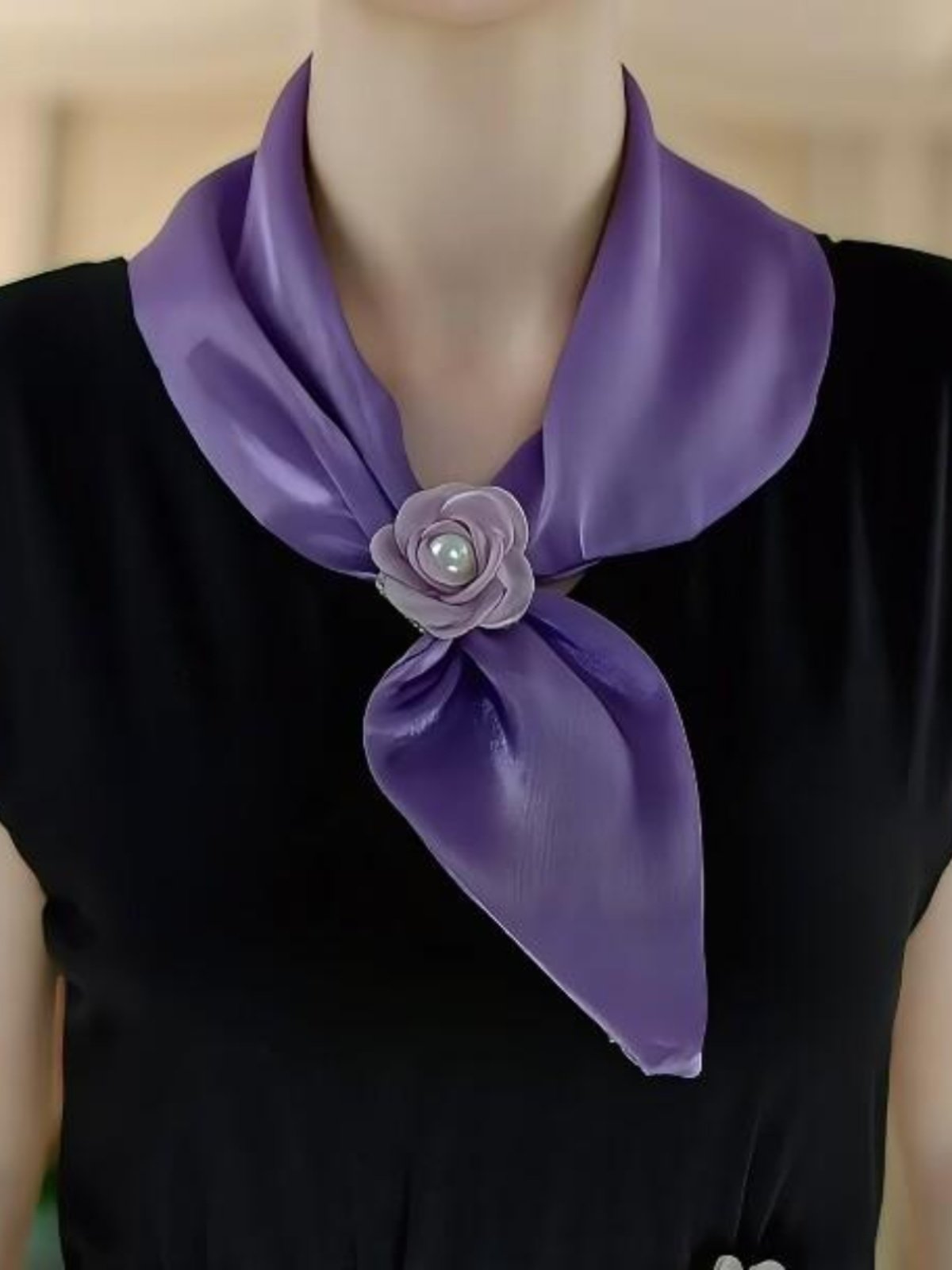 The new 2024 twilight twilight twirl, twirling around the neck