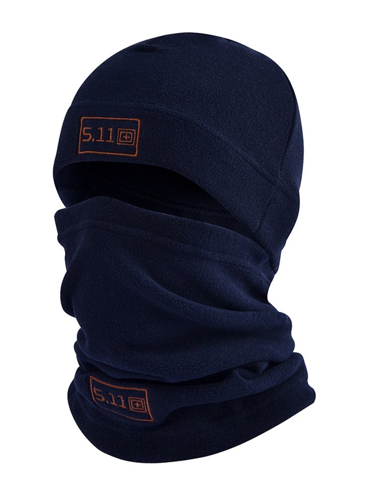 A velvet cap and a velvet-and-heavy fall and winter for both men and women to ride on a bonnet