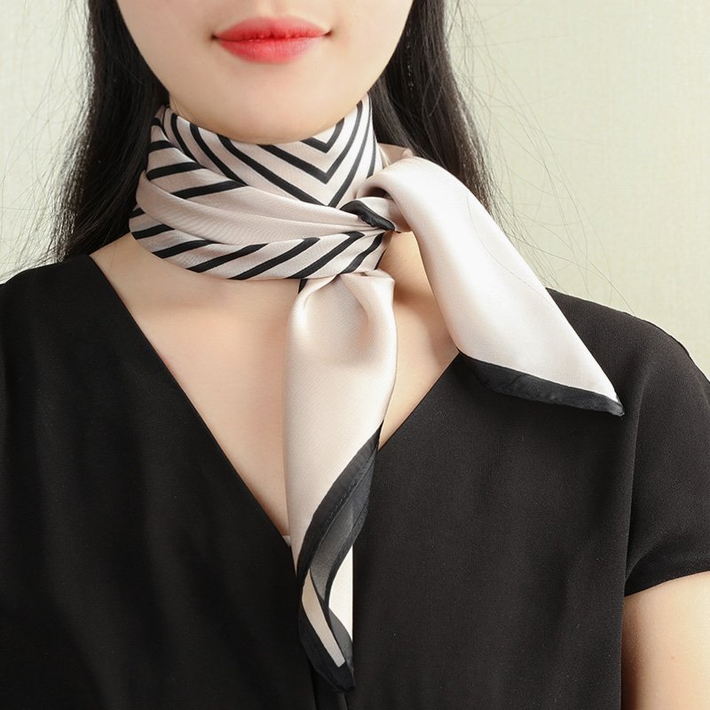 ♪ The little turban with a silk scarf ♪