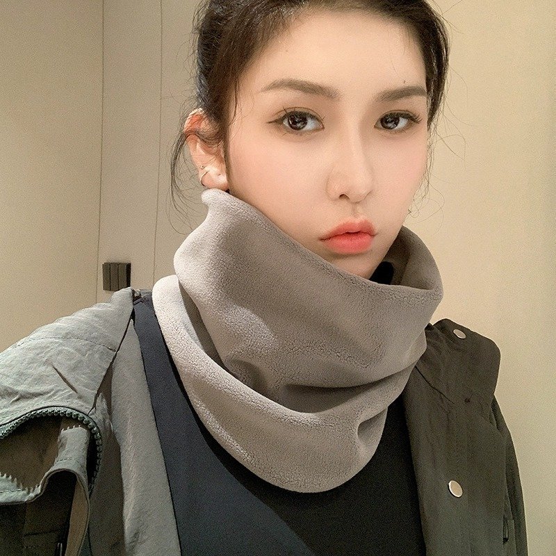Flowed face mask, wind-proof, cold-screened, warm-faced motorcycle, with a pure-coloured ear around it