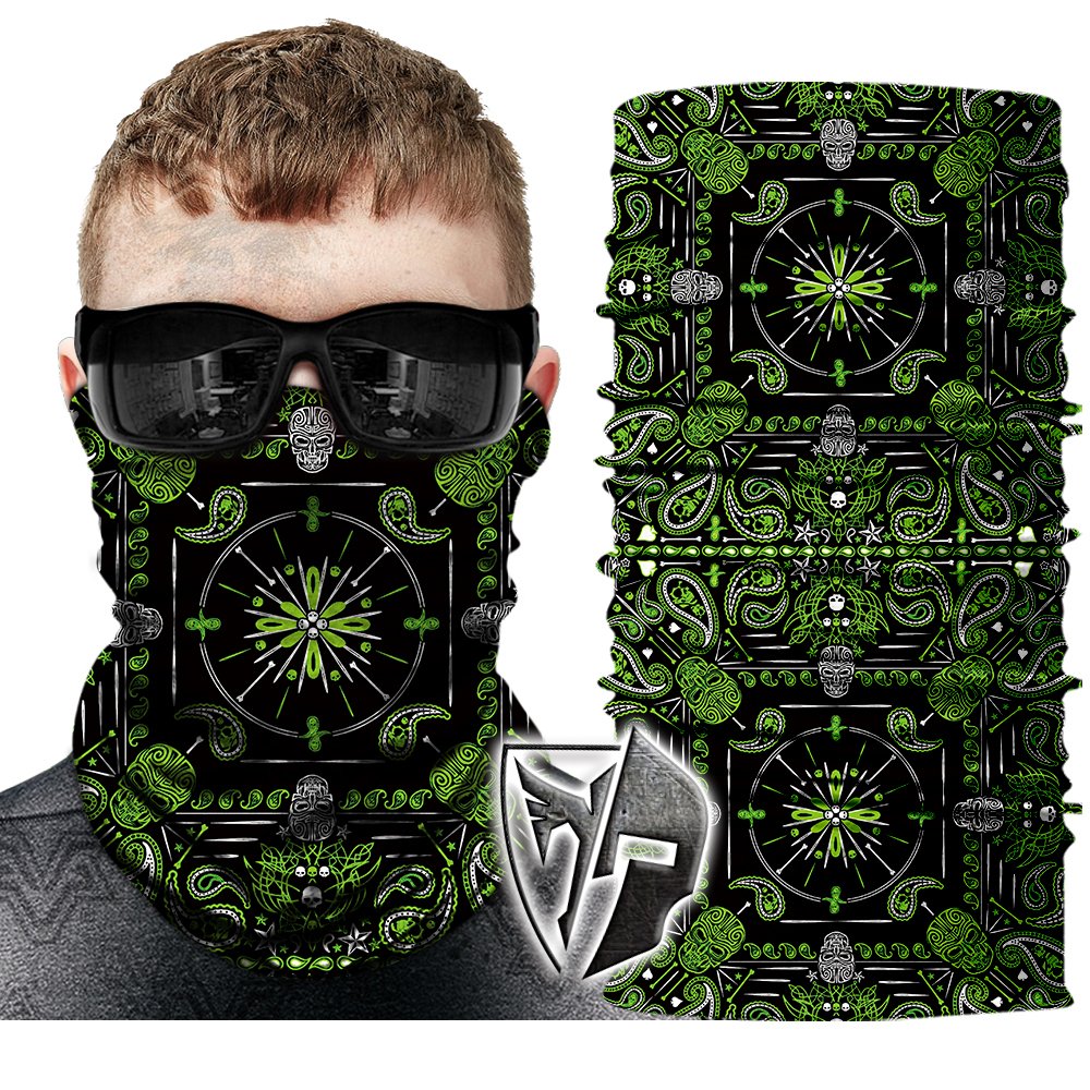 The venom venom varnished a skating mask outside the house
