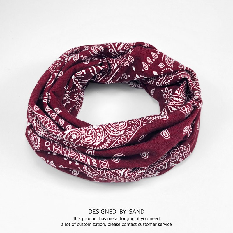 The autumn and winter warm days are a retrospect scarf and a twilight twilight twilight scarf for men