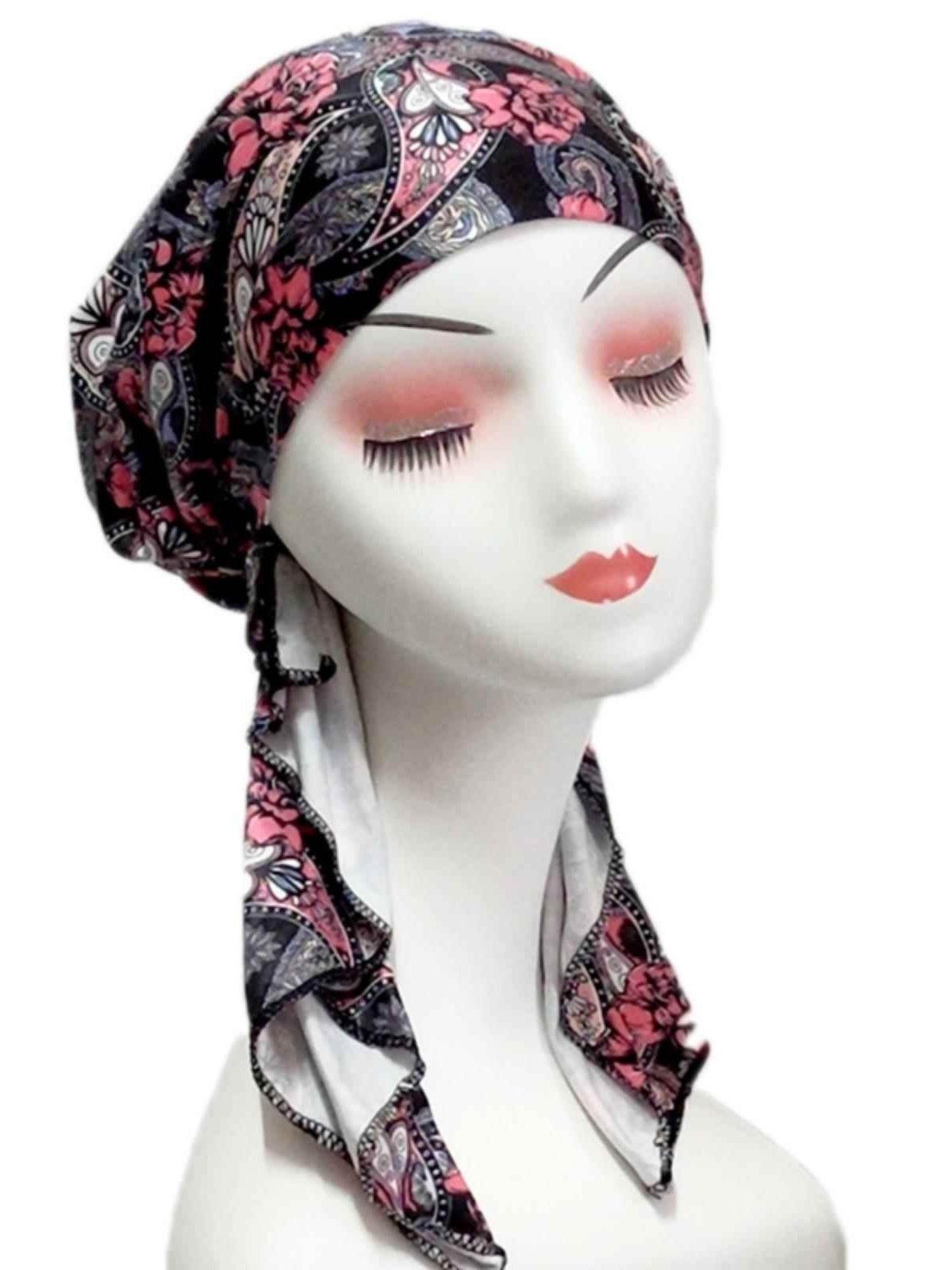 The summer new lady with a cap on a pirate hat with a turban on her back