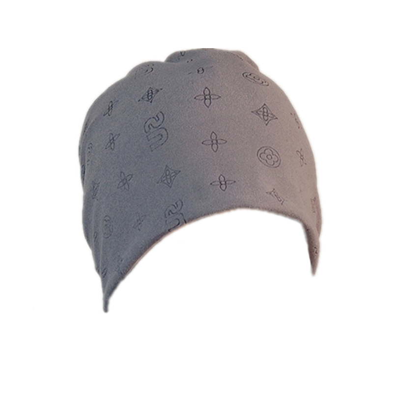 Men and women with hooded hoods use more heat to protect their necks in winter