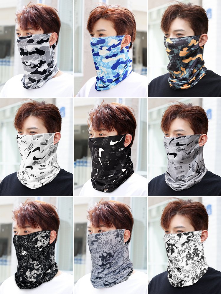 The sunscreen man covered his face with ice-covered masks, and the summer man covered with a turban and a turban