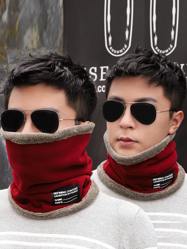 In the winter, the hawks are thickening their scarfs, and the Korean women are on a winter ride with a wind mask and a hood