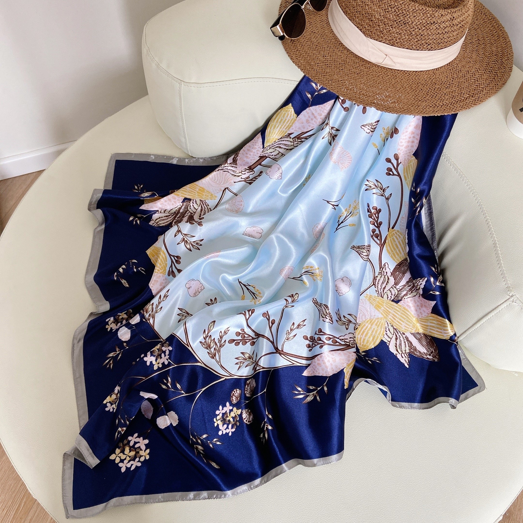Hangzhou silky mother, Mrs. Scarf Hak, 90 square turban mints decorated with little scarf shawl turban heads