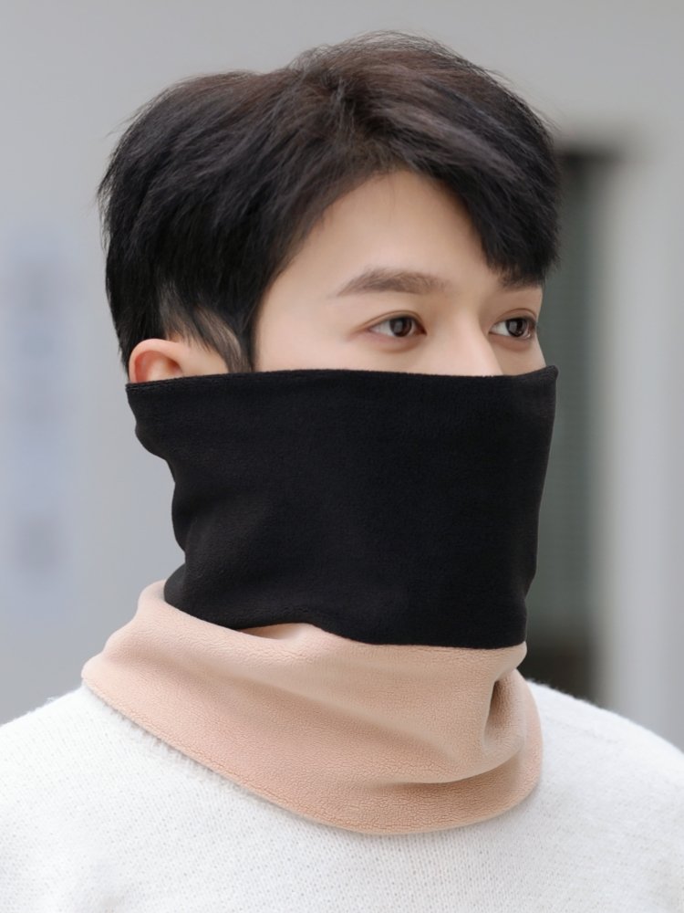 A warmer and more velvet neck-covered mask rides a wind scarf and a cold-covered head turban