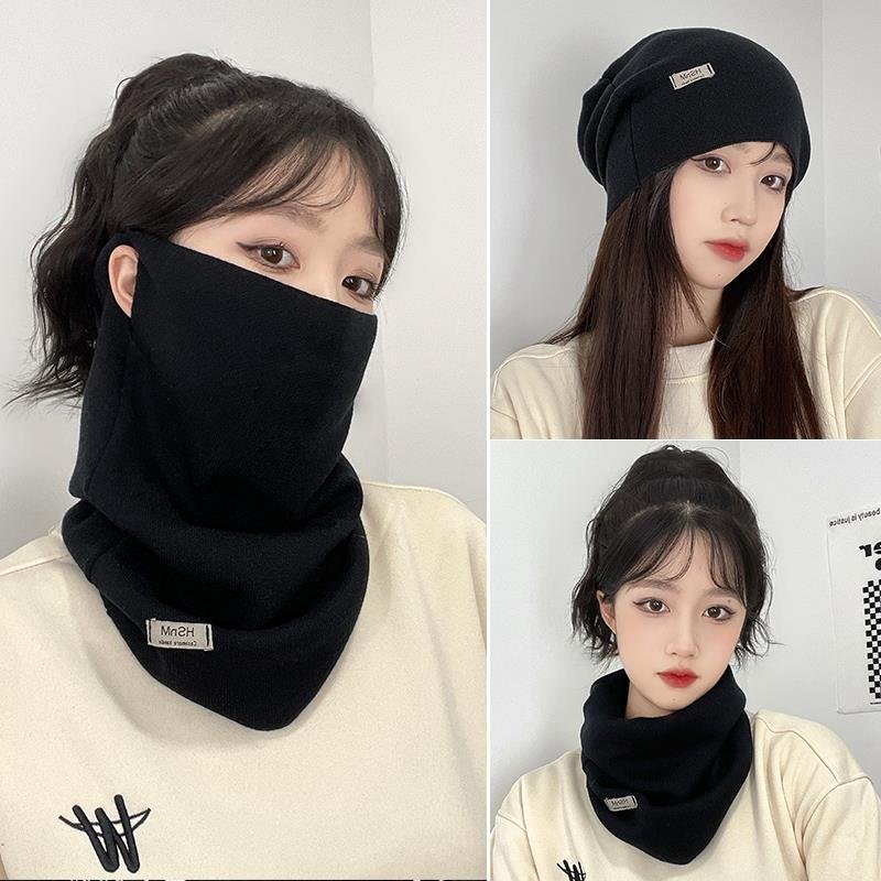 A new 2024 for a woman riding a neck-crowding girl's winter motorcycle