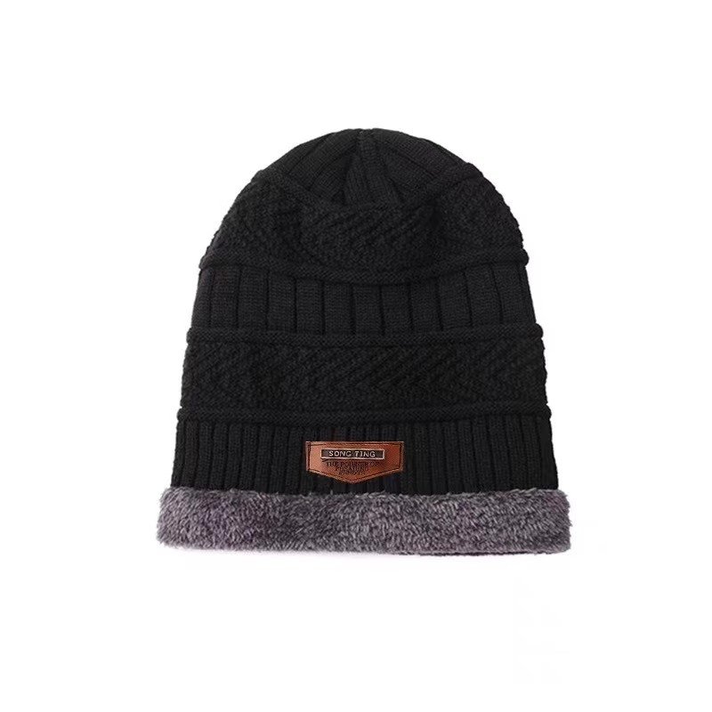 A hair hat man with a warm head in winter, a velvet and a thick wind-proof set of two sets to keep him warm