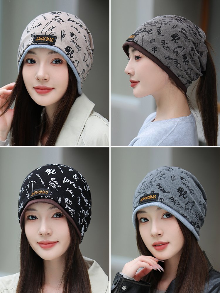 A woman with a cap and a 100-pack cap and a woman with a thick moon hat to protect her neck