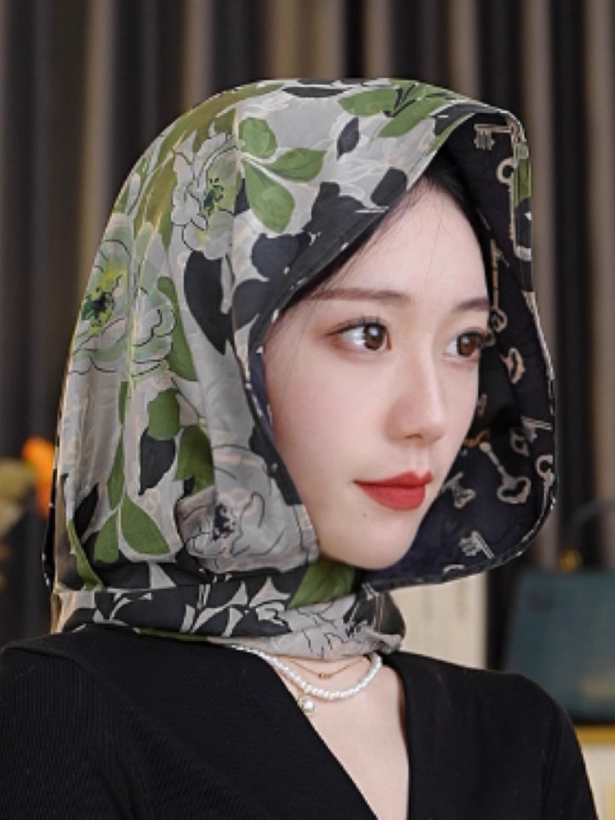 A new 2024 scarf for the turban girl. Take pictures with your hat