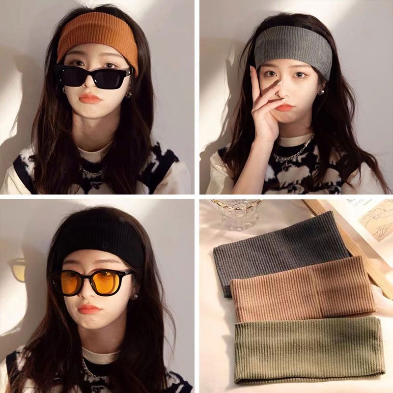 The new woman with a knitting hair on her forehead wears a turban on her day-to-day