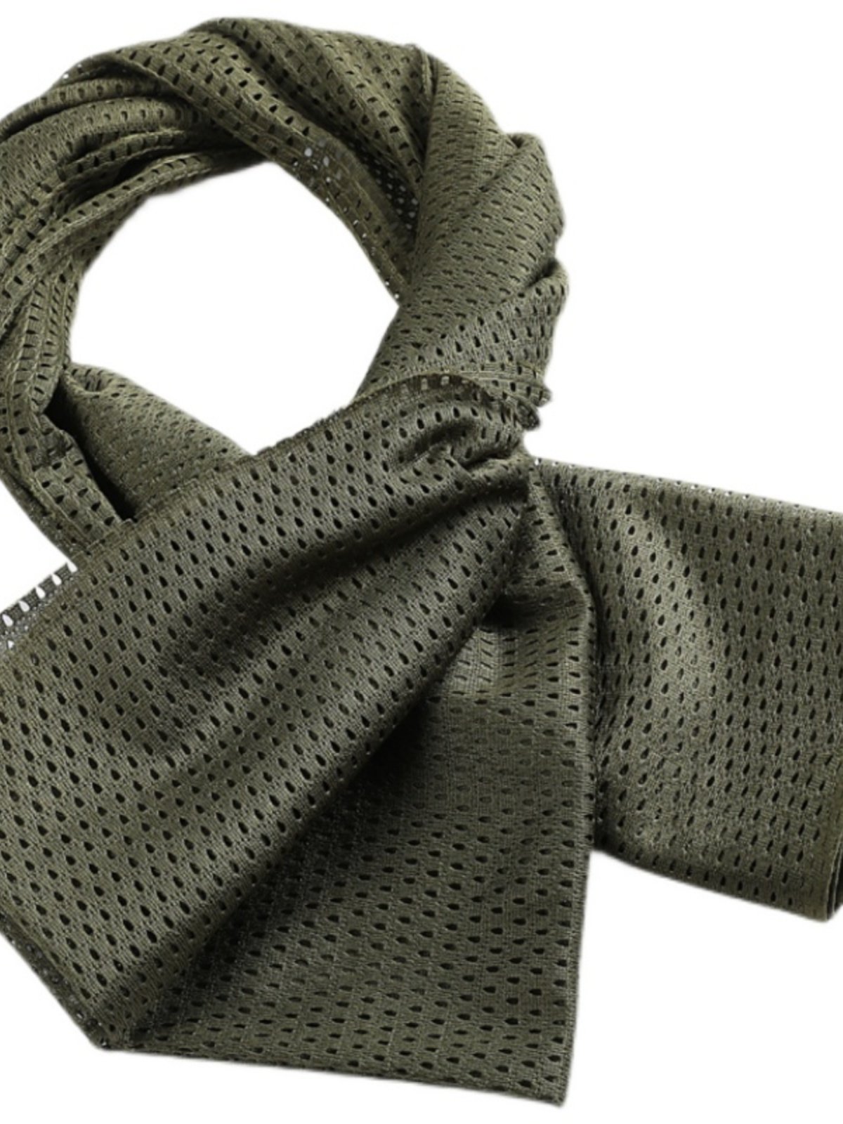Outdoor sports and sand-proof men and women dry their scarfs in the summer desert