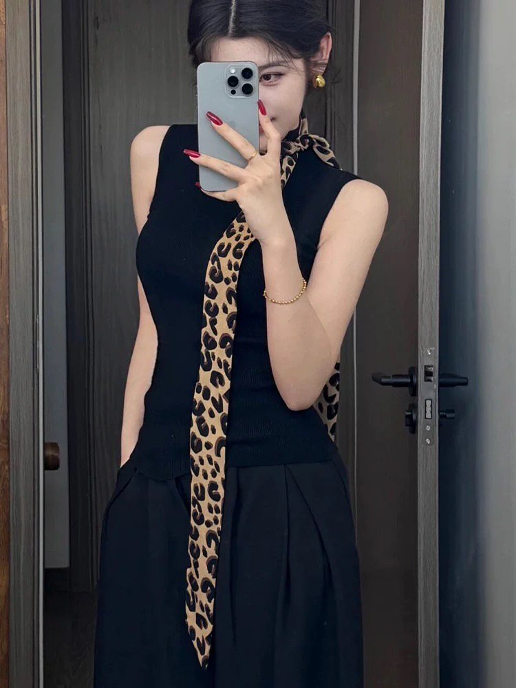 the cheetah with a little lasagna and a groove of choker