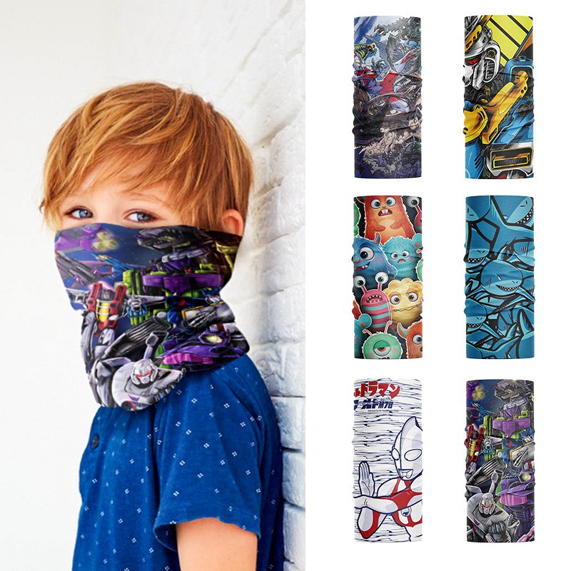 The children's movement cartoons with magic headscarves to protect the camp from the coldness of their neck and neck masks