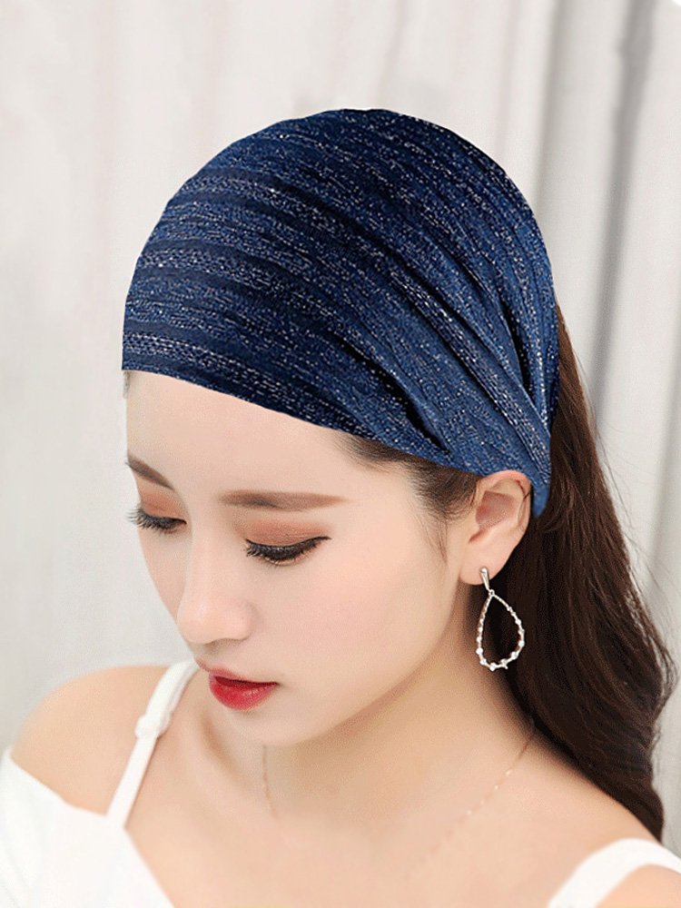 The broad side of the hair with the summer thin women out in sports to wash their faces and cover their heads with their heads around their heads