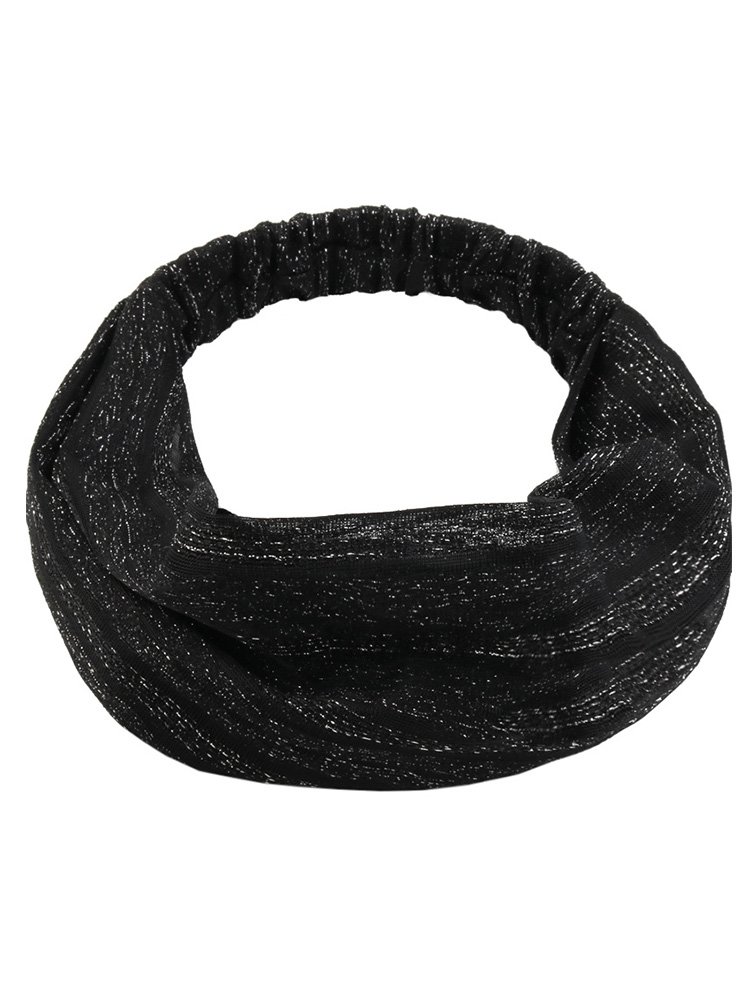 The broad side of the hair with the summer thin women out in sports to wash their faces and cover their heads with their heads around their heads