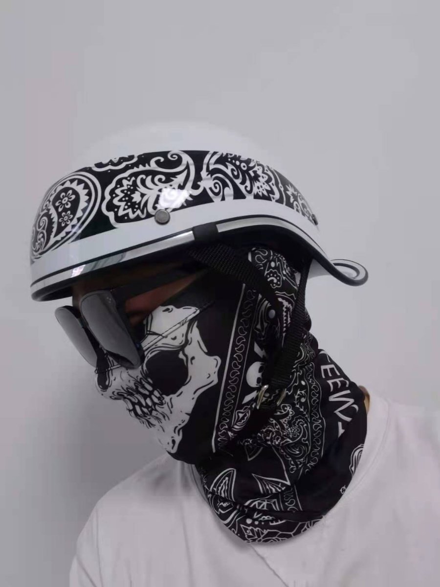 AN OUTDOOR MOTORCYCLE RIDE WITH A SUNSCREEN 3D MAGIC TURBAN AROUND THE AIR-SKULL MASK