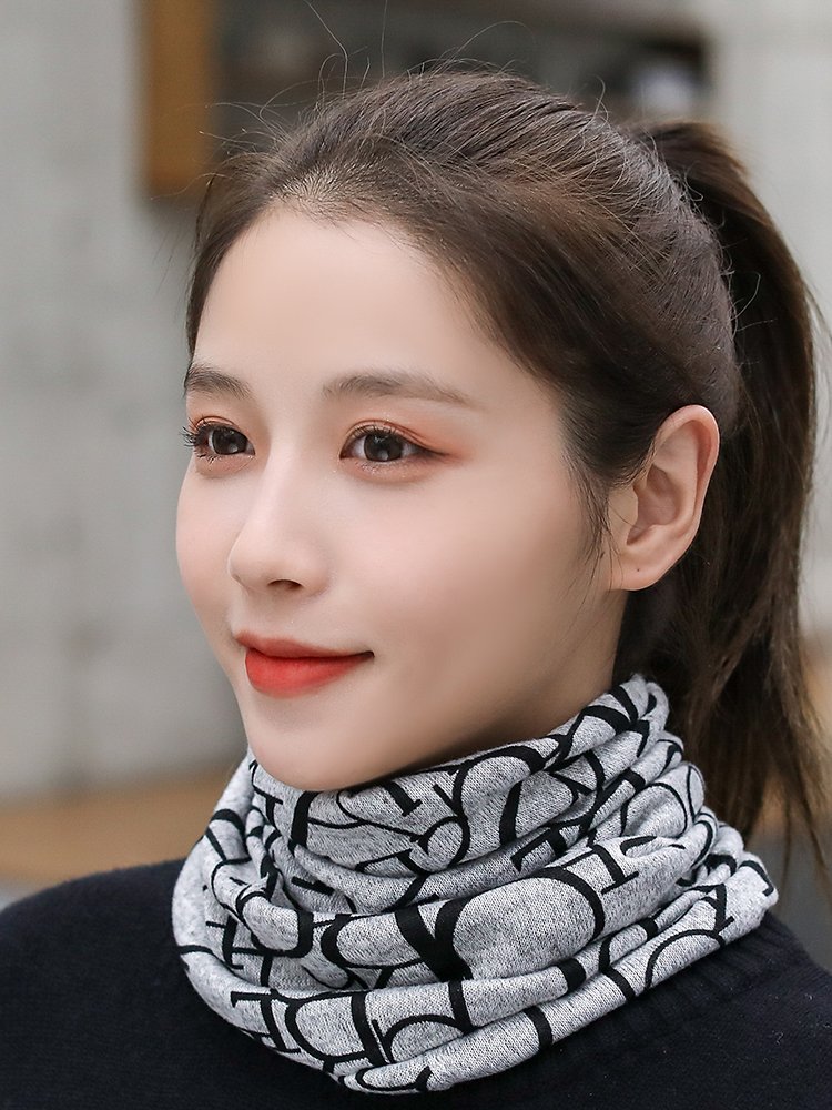 In the autumn and winter, the magic turban changed to protect the face mask of the neck