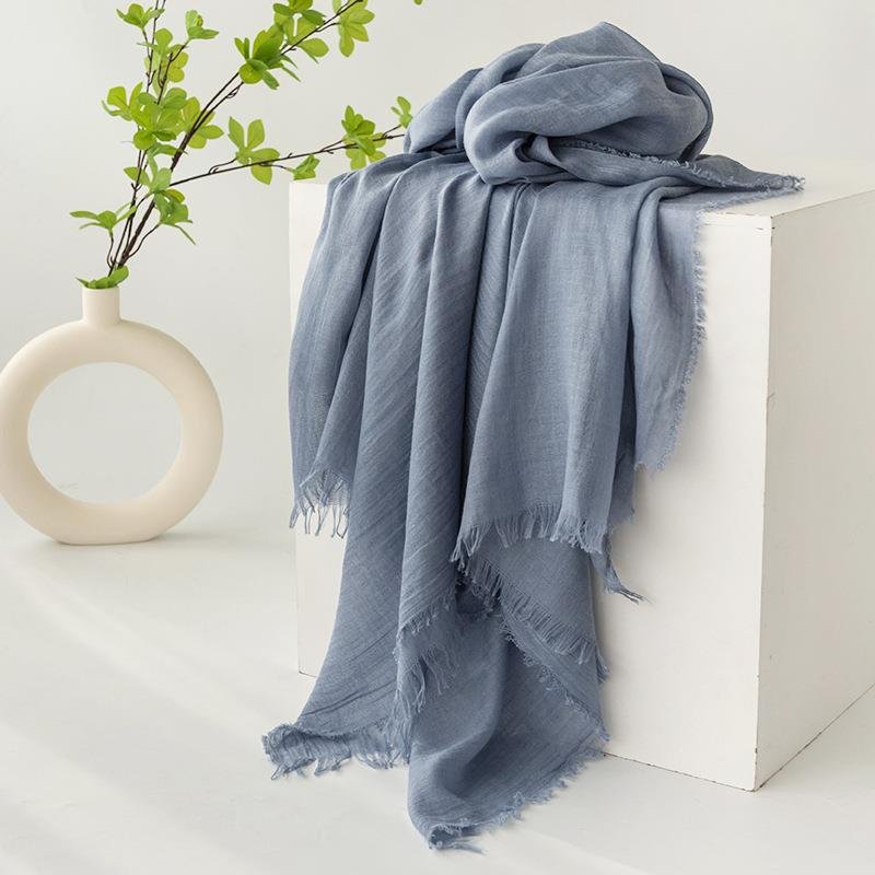 A sand-proof, sand-proof, sand-free, sand-turban scarf veil in the summers of the nation