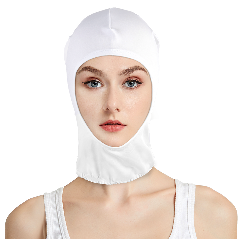 The man and the woman with the air hat on their necks can't lose their hair in a heavy white-headed food processing plant