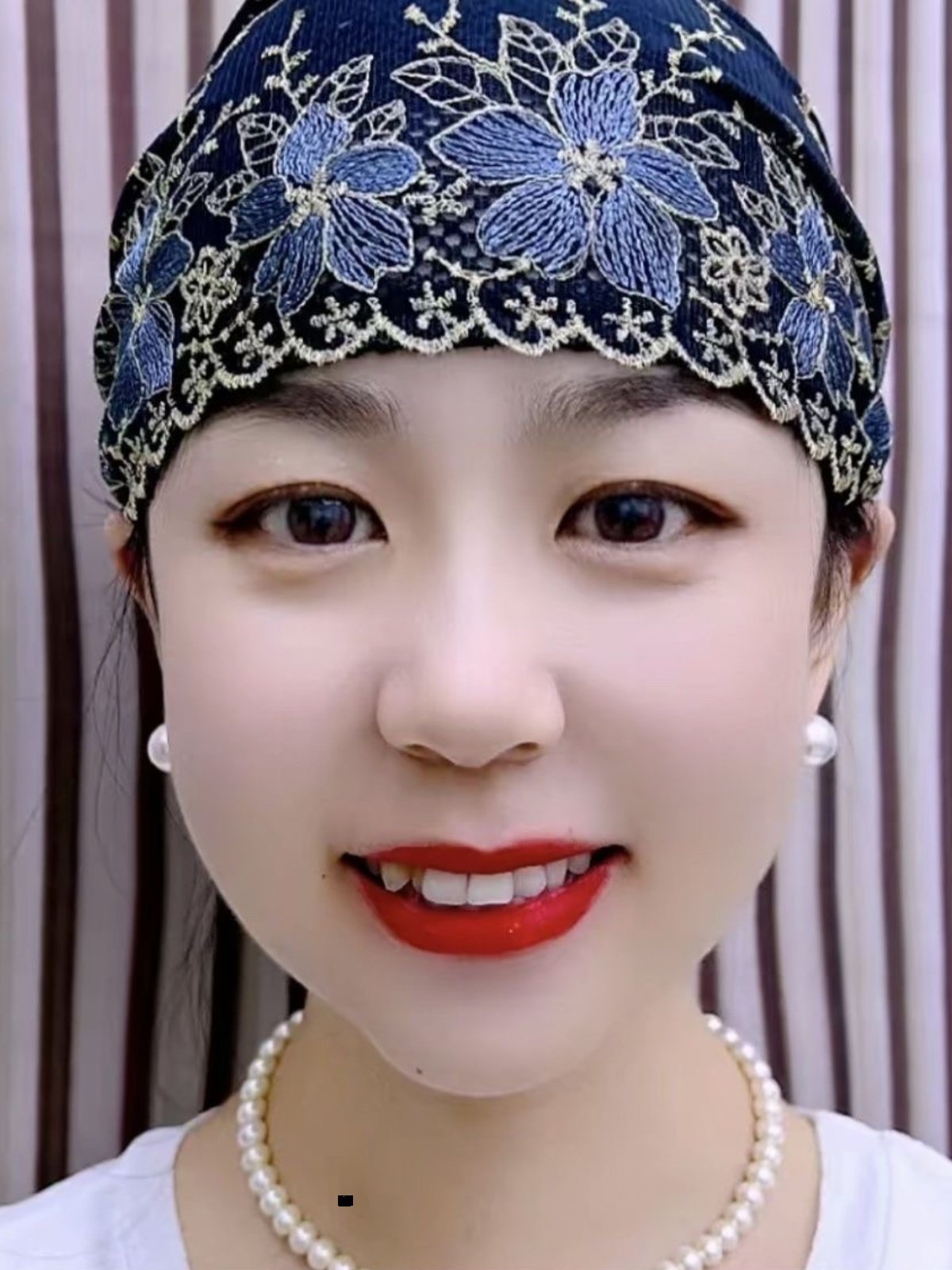 A new turban with tatters and twirls and twirls