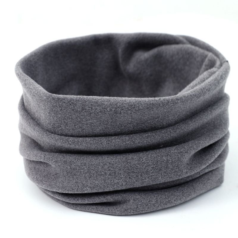 "The neck scarf for the elderly in a warm collar for the neck and the wind"