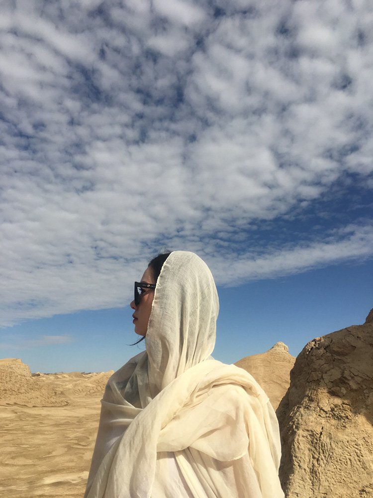 The nation's north-west Hong Kong tourist desert wears a super-tan-proof turban cotton turban scarf