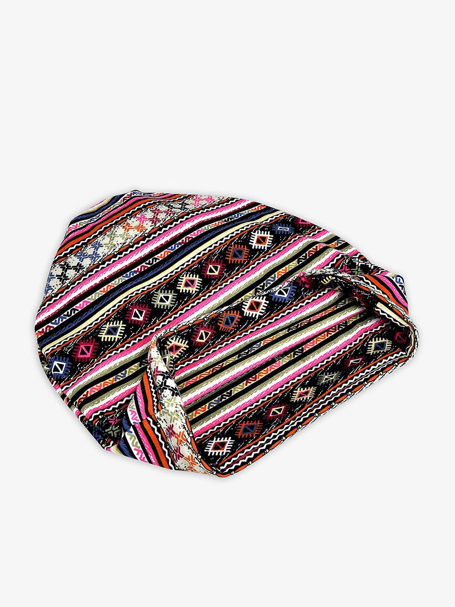 The thin caps are two-seasoned turban caps with a four-season tampoon movement of men and women