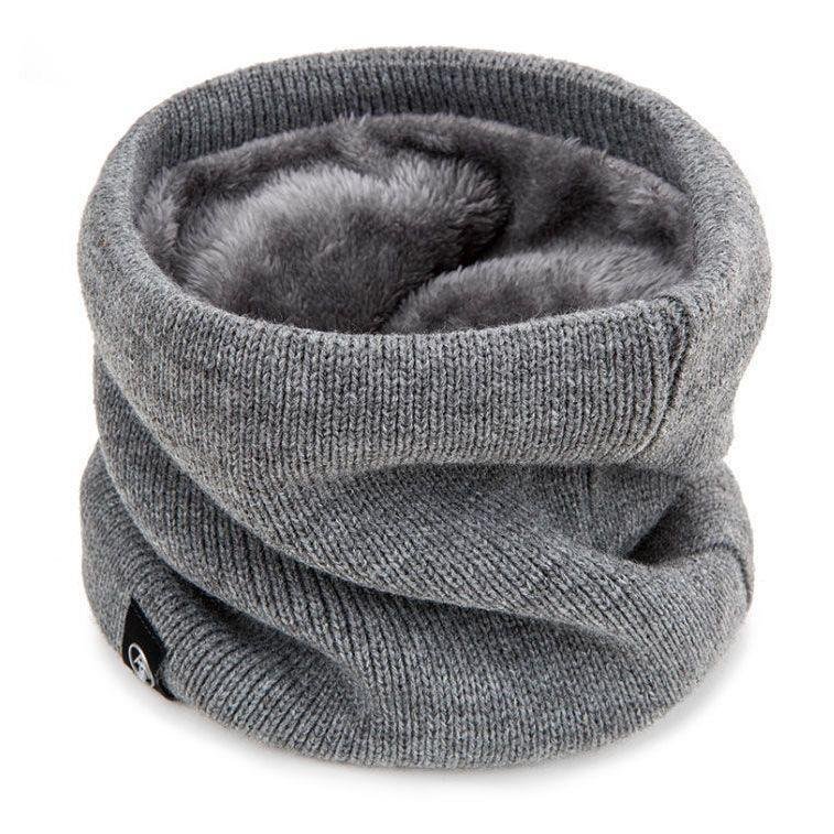 In the winter, both men and women will ride their hoods outside the house, knitting their necks
