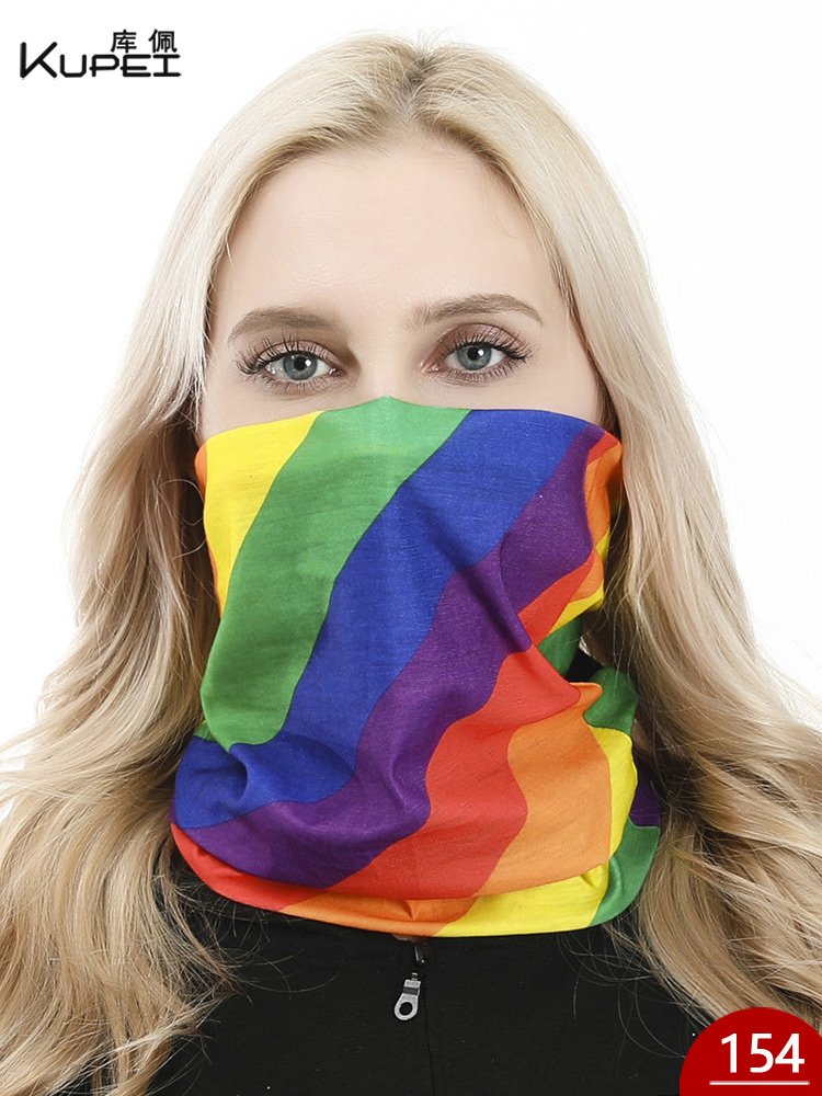 The turban woman rides the sun mask outside the mountain turban and drys out the rainbow