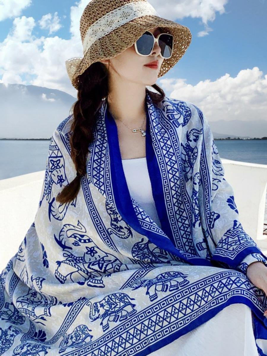 National wind scarf for the sun-shawing shawl girl Yunnan Sea travels on the beach with a silk scarf