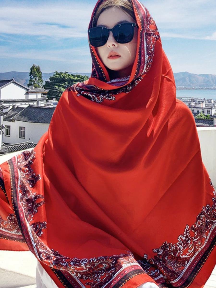 National wind scarf for the sun-shawing shawl girl Yunnan Sea travels on the beach with a silk scarf