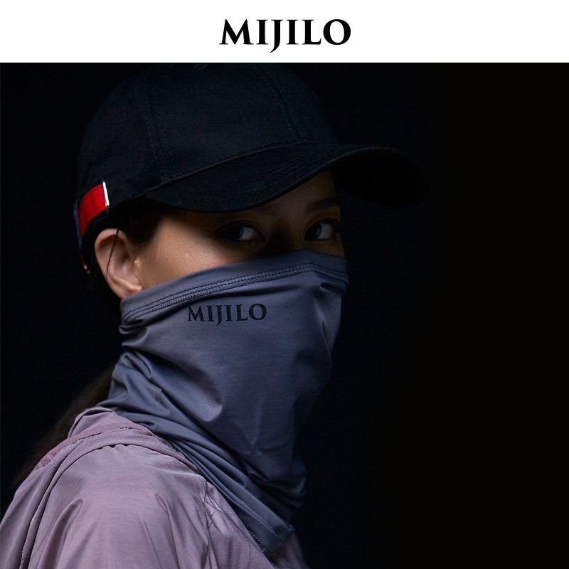 MIQUILO MIJILO, UV-FREE ICE-WIRE NECK, SUMMER SUN-COVERED TWILIGHT-SKINNED MAN RIDES A HOOD