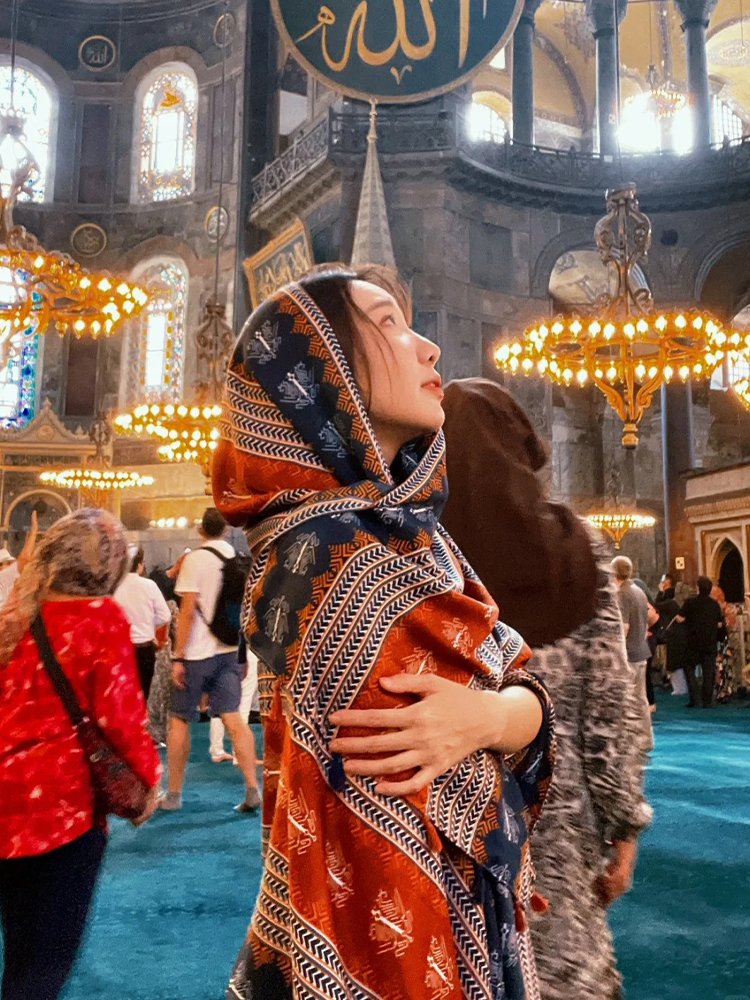 The turban turban turban girl with her summer desert tan-proof shawl